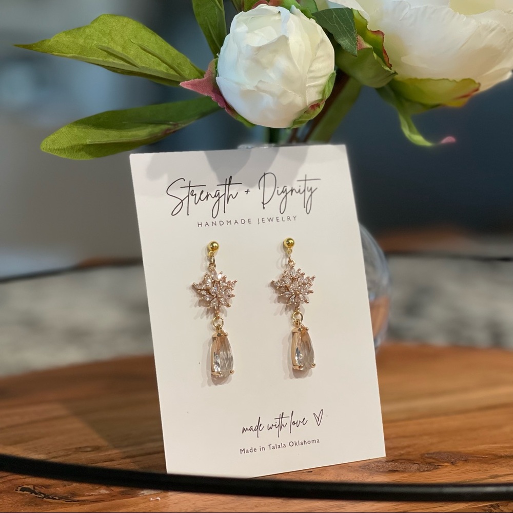 Glass crystal earrings